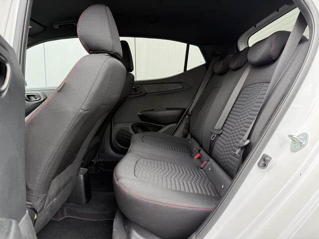 Hyundai I 10 1.0 T-GDI N Line 5-zits / 90 PK / Navigatie / Achteruitrijcamera / Climate & Cruise Control / Zwart Dakhemel / Stoel- & Stuurverwarming / Elek. Ramen Voor + Achter /
