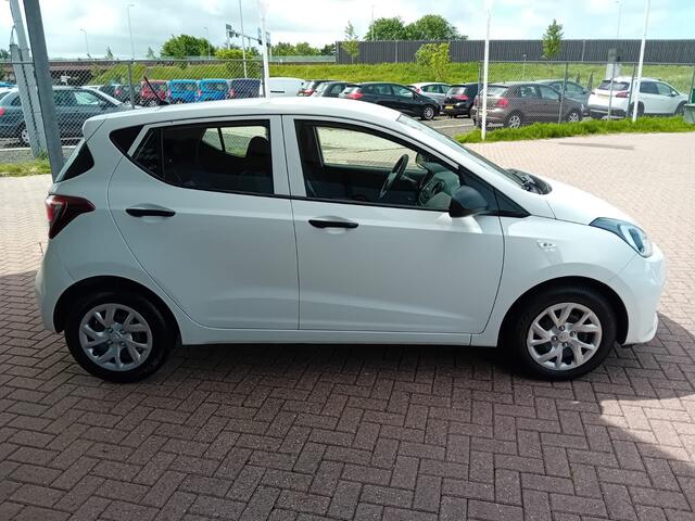 Hyundai I 10 1.0i i-Motion Automaat, Airco, Multimedia systeem, Centrale vergrendeling met afstandsbediening, Elektrische ramen, BOVAG