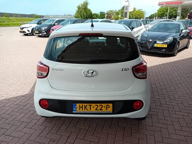 Hyundai I 10 1.0i i-Motion Automaat, Airco, Multimedia systeem, Centrale vergrendeling met afstandsbediening, Elektrische ramen, BOVAG