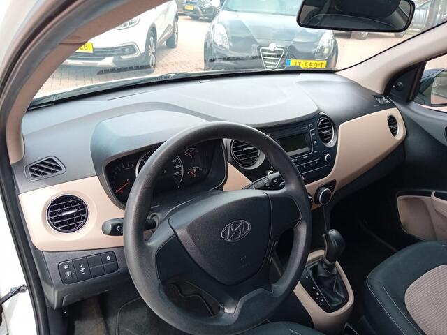 Hyundai I 10 1.0i i-Motion Automaat, Airco, Multimedia systeem, Centrale vergrendeling met afstandsbediening, Elektrische ramen, BOVAG