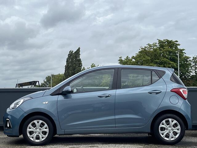 Hyundai I 10 5drs 1.0i Automaat i-Motion Comfort | Lage kmstand | LED dagrijverlichting | Bumpers in kleur | Usb aansluiting |