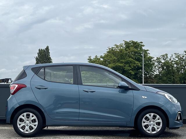 Hyundai I 10 5drs 1.0i Automaat i-Motion Comfort | Lage kmstand | LED dagrijverlichting | Bumpers in kleur | Usb aansluiting |