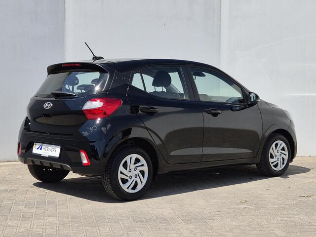 Hyundai I 10 1.0 Comfort 5-zits Automaat / Navigatie via Apple Carplay of Android Auto / Allseason Banden / Airco / Cruise control / Elektrische ramen voor / Parkeersensoren achter /