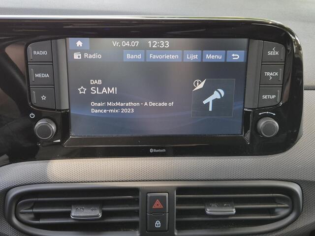 Hyundai I 10 1.0 Comfort 5-zits Automaat / Navigatie via Apple Carplay of Android Auto / Allseason Banden / Airco / Cruise control / Elektrische ramen voor / Parkeersensoren achter /