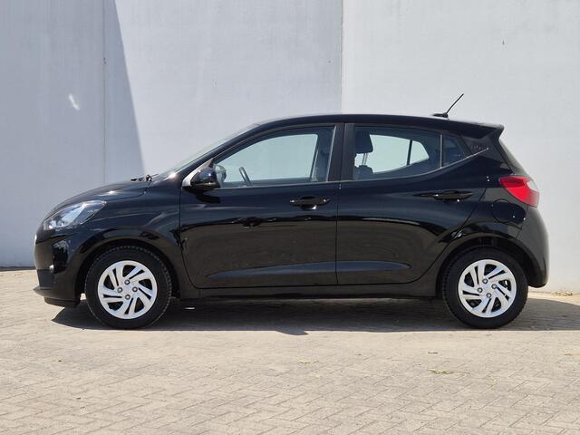 Hyundai I 10 1.0 Comfort 5-zits Automaat / Navigatie via Apple Carplay of Android Auto / Allseason Banden / Airco / Cruise control / Elektrische ramen voor / Parkeersensoren achter /