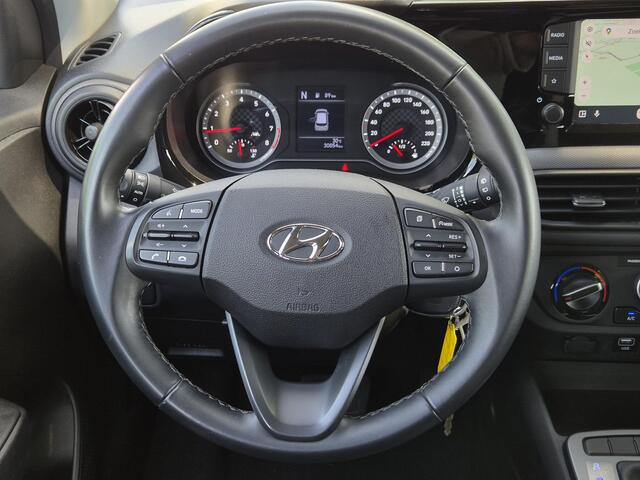 Hyundai I 10 1.0 Comfort 5-zits Automaat / Navigatie via Apple Carplay of Android Auto / Allseason Banden / Airco / Cruise control / Elektrische ramen voor / Parkeersensoren achter /
