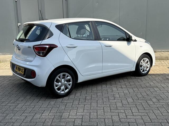 Hyundai I 10 1.0i Comfort Smart / NAP / Navigatie / Apple&Android Carplay / Airco / Bluetooth / Sensoren Achter / Cruise Control / 4x Elektrische ramen / DAB