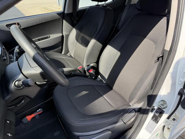 Hyundai I 10 1.0i Comfort Smart / NAP / Navigatie / Apple&Android Carplay / Airco / Bluetooth / Sensoren Achter / Cruise Control / 4x Elektrische ramen / DAB