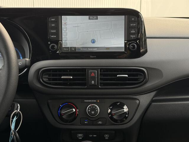 Hyundai I 10 Comfort / Navigatie / Achteruitrijcamera / Parkeersensoren Achter / Airco / Cruise Control / Snel Leverbaar! /