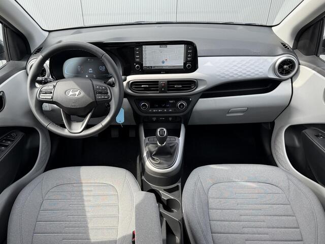 Hyundai I 10 1.0 Premium / Climate Control / Cruise Control / 8 Inch Navigatie / Parkeersensoren Achter / Snel Leverbaar! /
