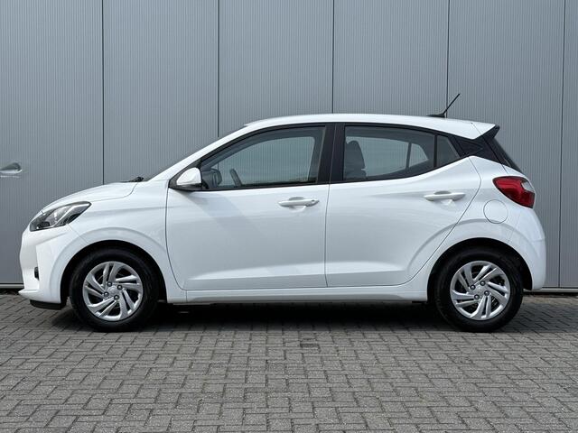 Hyundai I 10 1.0 Premium / Climate Control / Cruise Control / 8 Inch Navigatie / Parkeersensoren Achter / Snel Leverbaar! /