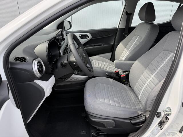 Hyundai I 10 1.0 Premium / Climate Control / Cruise Control / 8 Inch Navigatie / Parkeersensoren Achter / Snel Leverbaar! /