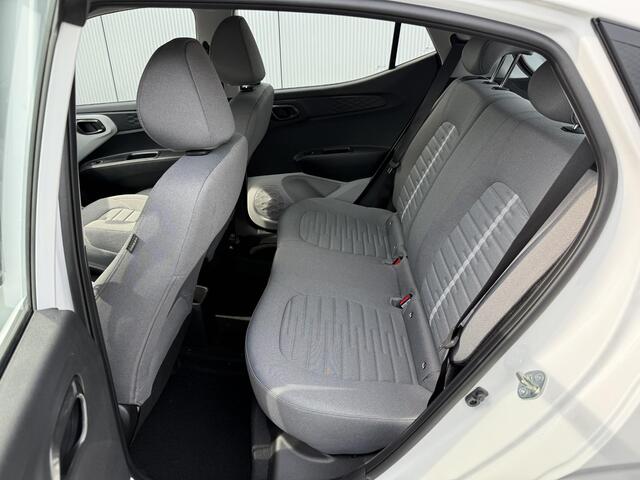 Hyundai I 10 1.0 Premium / Climate Control / Cruise Control / 8 Inch Navigatie / Parkeersensoren Achter / Snel Leverbaar! /