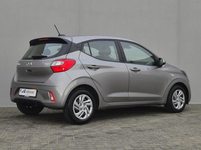 Hyundai I 10 1.0 Comfort Smart Handgeschakeld / Allseason banden / Navigatie via Apple Carplay of Android Auto / Cruise control / Stuur en Stoel verwarming / Achteruitrijcamera / Climate control