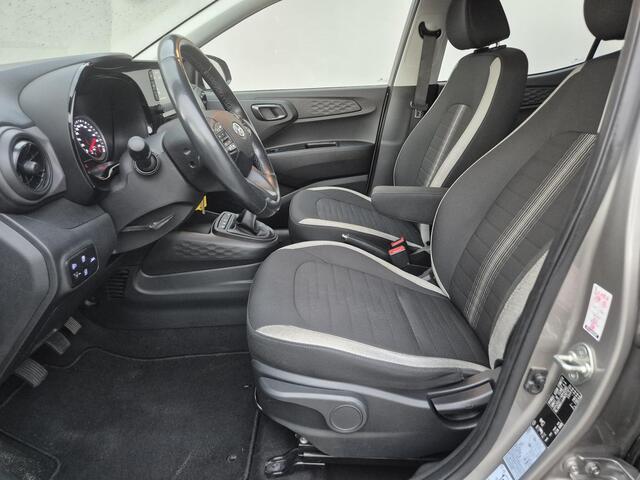 Hyundai I 10 1.0 Comfort Smart Handgeschakeld / Allseason banden / Navigatie via Apple Carplay of Android Auto / Cruise control / Stuur en Stoel verwarming / Achteruitrijcamera / Climate control