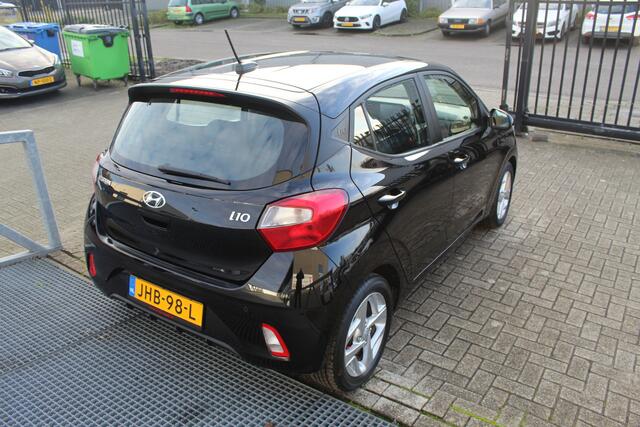 Hyundai I 10 1.0 Comfort Smart 5-zits Automaat/Cruise control/Bluetooth/Parkeersensoren/Stoelverwarming/Stuurverwarming/Airco/Licht metalen velgen