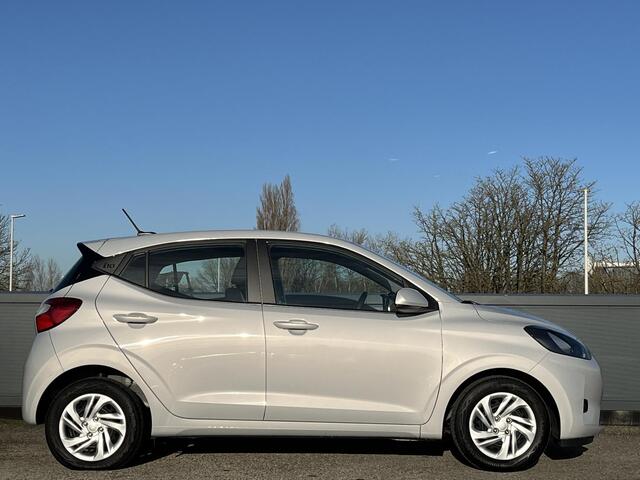 Hyundai I 10 5drs 1.0 67PK Comfort Smart | Geïntegreerde navigatiesysteem | Lage kmstand | Achteruitrijcamera |