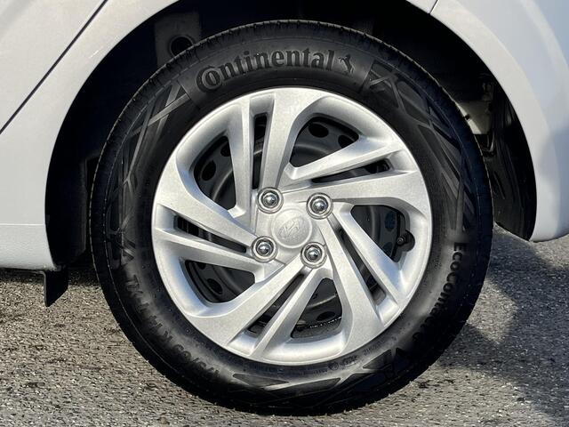 Hyundai I 10 5drs 1.0 67PK Comfort Smart | Geïntegreerde navigatiesysteem | Lage kmstand | Achteruitrijcamera |