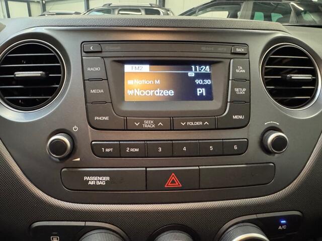 Hyundai I 10 1.0i Comfort 5p / origineel 8854KM / AUTOMAAT / AIRCO / STOEL EN STUURVERWARMING /