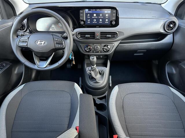 Hyundai I 10 1.0 Comfort 5-zits / ¤1700,- Voordeel/ Rijklaarprijs / Direct Leverbaar / Navigatie / Apple Carplay & Android Auto / Camera /
