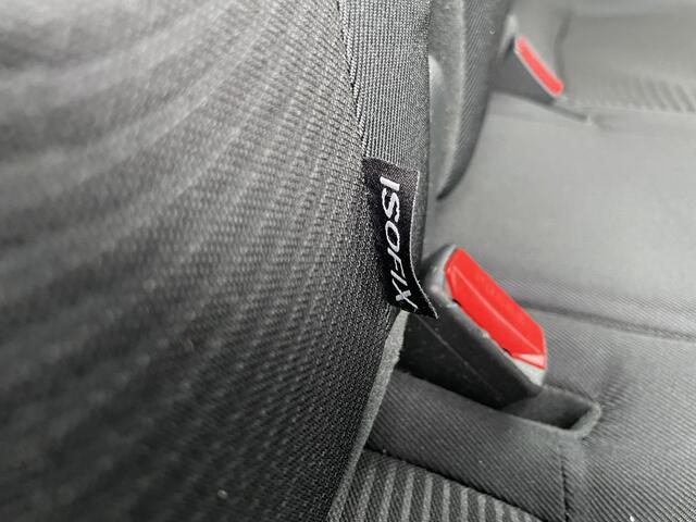 Hyundai I 10 1.0i Comfort / Navigatie / Cruise control / Airco / Telefoon / Elektrisch bedienbare ramen + spiegels.