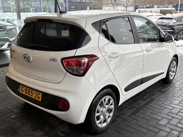 Hyundai I 10 1.0i Premium | Stoelverwarming | Cruise Control | Parkeersensoren | Navigatie & Carplay |