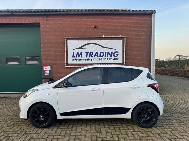 Hyundai I 10 1.0i i-Motion CRUISE LMV AIRCO 5-DEURS RECENT ONDERHOUD GEHAD APK 15-12-2026, 2 SLEUTELS + ONDERHOUDSBOEKJE AANWEZIG!