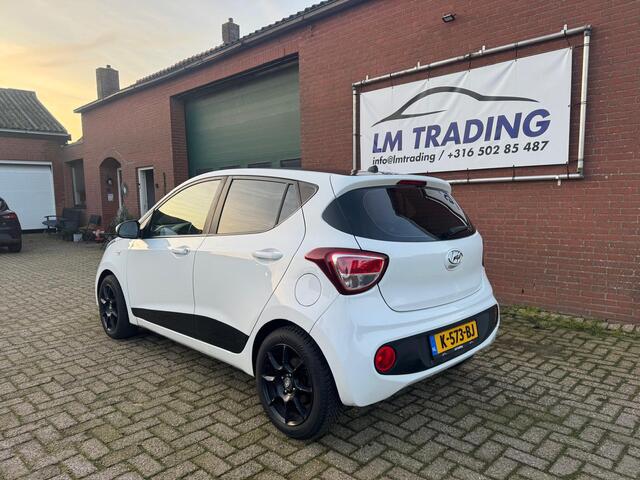 Hyundai I 10 1.0i i-Motion CRUISE LMV AIRCO 5-DEURS RECENT ONDERHOUD GEHAD APK 15-12-2026, 2 SLEUTELS + ONDERHOUDSBOEKJE AANWEZIG!