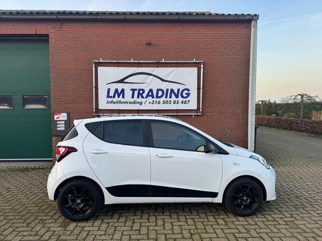 Hyundai I 10 1.0i i-Motion CRUISE LMV AIRCO 5-DEURS RECENT ONDERHOUD GEHAD APK 15-12-2026, 2 SLEUTELS + ONDERHOUDSBOEKJE AANWEZIG!