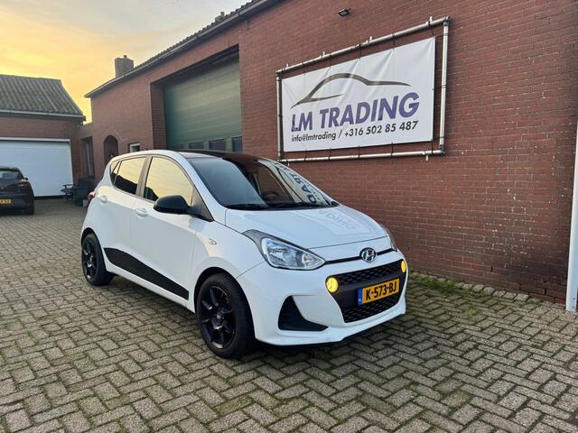 Hyundai I 10 1.0i i-Motion CRUISE LMV AIRCO 5-DEURS RECENT ONDERHOUD GEHAD APK 15-12-2026, 2 SLEUTELS + ONDERHOUDSBOEKJE AANWEZIG!