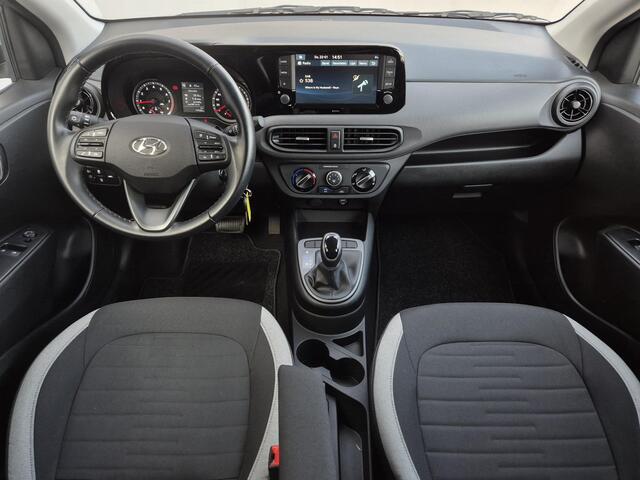 Hyundai I 10 1.0 Comfort 5-zits Automaat / Dealer onderhouden / Fabrieksgarantie tot 03-2028 / Airco / Cruise control / Navigatie via Apple Carplay of Android Auto / Elektrische ramen voor / Lane assist /