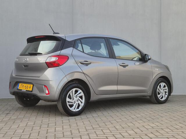 Hyundai I 10 1.0 Comfort 5-zits Automaat / Dealer onderhouden / Fabrieksgarantie tot 03-2028 / Airco / Cruise control / Navigatie via Apple Carplay of Android Auto / Elektrische ramen voor / Lane assist /
