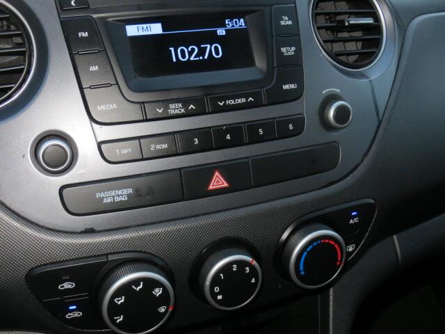 Hyundai I 10 1.0i Comfort rijdbare schade !!! airco ,cruise ,elek pakket