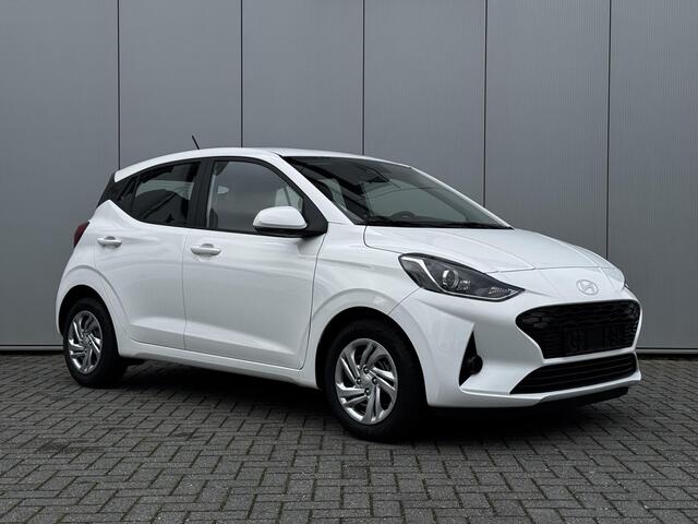 Hyundai I 10 1.0 Premium / uit voorraad leverbaar / Rijklaar incl ¤ 1500 korting voor ¤ 22.619 / Climate Control / Navigatie / Cruise Control / Achteruitrijcamera en parkeersensoren /