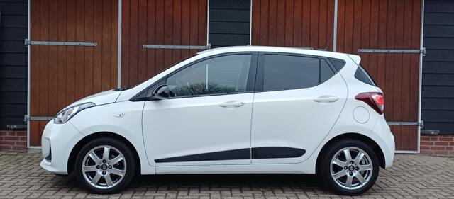 Hyundai I 10 1.0i Comfort 5p. Carplay, Stoel+stuur verwarming, Nieuwe APK
