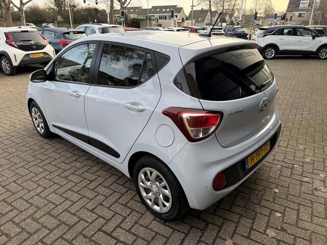 Hyundai I 10 1.0i Premium / Airco/ Navigatie/ Cruise/ Apple carplay/ Stoelverwarming/ PDC/ LED