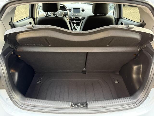 Hyundai I 10 1.0i Premium / Airco/ Navigatie/ Cruise/ Apple carplay/ Stoelverwarming/ PDC/ LED