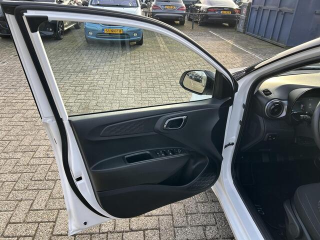 Hyundai I 10 1.0 Premium | Apple Carplay/Android Auto | Achteruitrijcamera | Climate control |Parkeersenoren achter|