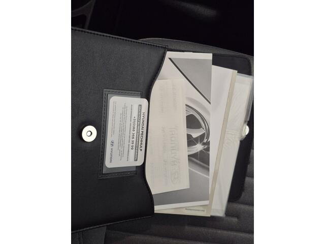 Hyundai I 10 1.0 Premium | Two Tone | Navigatie | Camera | Apple Carplay en Android Auto |