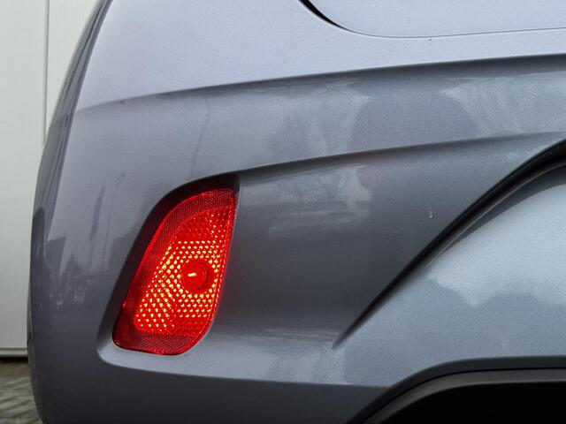 Hyundai I 10 1.0 Comfort Smart / 1e eig. / Navigatie / Achteruitrij camera / NL auto / Fabrieksgarantie t/m 11-2028 /