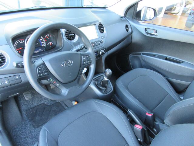 Hyundai I 10 1.0i Go! 2017 2e eigen | dealer onderh | Navi | Cruise | LED | Clima