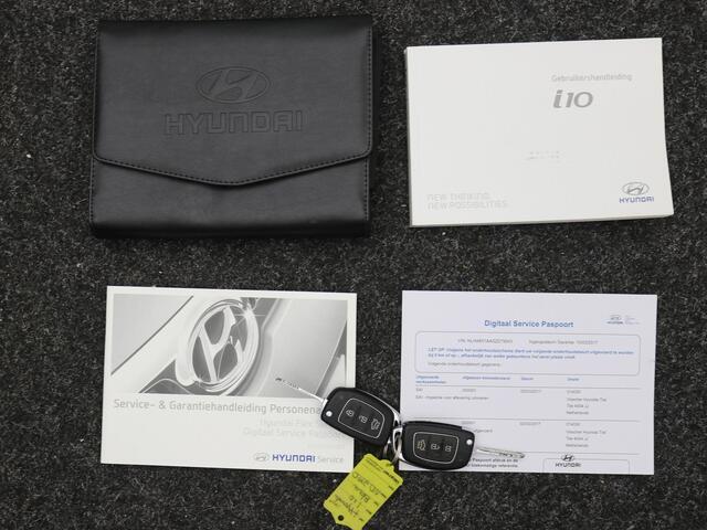 Hyundai I 10 1.0i i-Motion Comfort / All Seasonbanden / Airco Climate Control / Apple CarPlay & Android Auto / Cruise Control / Dealer Onderhouden / Elektrische ramen voor & achter /