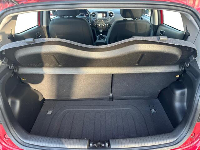 Hyundai I 10 5-deurs Comfort 1.0i i-Motion 67pk | NAVI | APPLE CARPLAY / ANDROID AUTO | PARKEERSENSOREN | LM-VELGEN | 100% ONDERHOUDEN! |