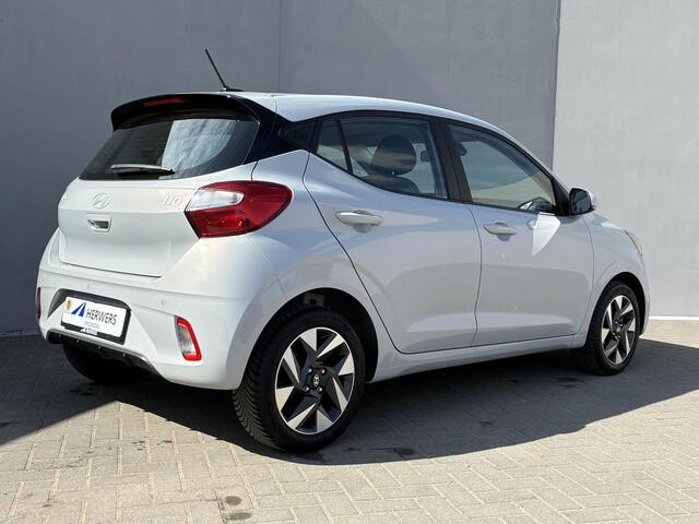 Hyundai I 10 1.0 Comfort Smart 5-zits Automaat / Fabrieksgarantie t/m 06-2029 / Dealer onderhouden / Stuur- en stoelverwarming / Navigatie / Apple Carplay Android / Camera / 15" LM wielen & All Season banden /