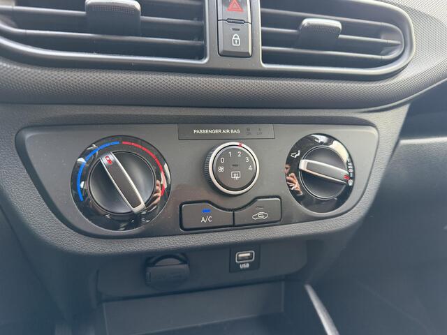 Hyundai I 10 1.0 Comfort 5-zits / Apple Carplay / Stoelverwarming / Stuurverwarming / Cruise Control / Airco / LM Velgen