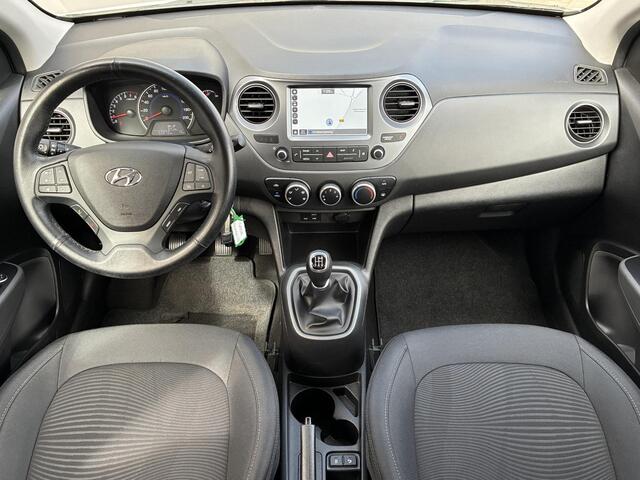 Hyundai I 10 1.0i Comfort / Volledig onderhouden / Navigatie / Cruise Control / Apple Carplay/Android Auto / DAB / Parkeersensoren achter / All-Season Banden /