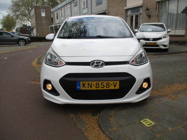 Hyundai I 10 1.0i i-Motion Comfort / AIRCO / P.D.C / NW-STAAT / 84dkm