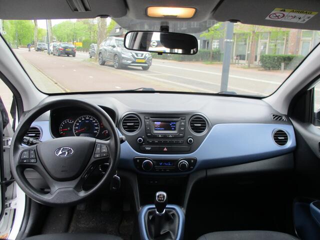 Hyundai I 10 1.0i i-Motion Comfort / AIRCO / P.D.C / NW-STAAT / 84dkm