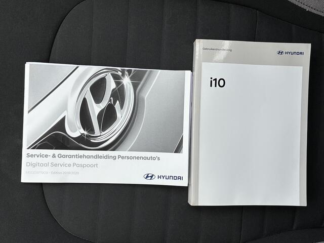 Hyundai I 10 1.0 Comfort / Navigatie d.m.v. Apple Carplay/Android auto / Cruise Control / Airco / Parkeersensoren achter / Bluetooth / All-season banden /