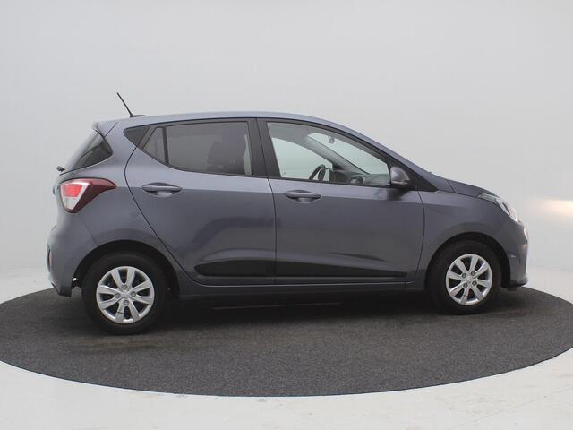 Hyundai I 10 1.0i i-Premium / 1e Eigenaar / Navigatie / Cruise Control / Android Auto/Apple CarPlay / Origineel Nederlands / Lichtmetalen Velgen / Privacy Glass / Winterbandenset / Stoelverwarming voor / Airco Climate Control /